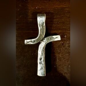 Silver Cross men’s necklace pendant